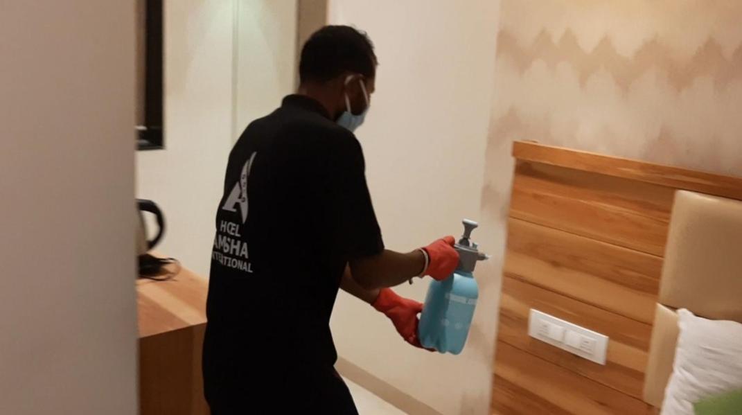 Hotel Amisha International Surat Eksteriør billede