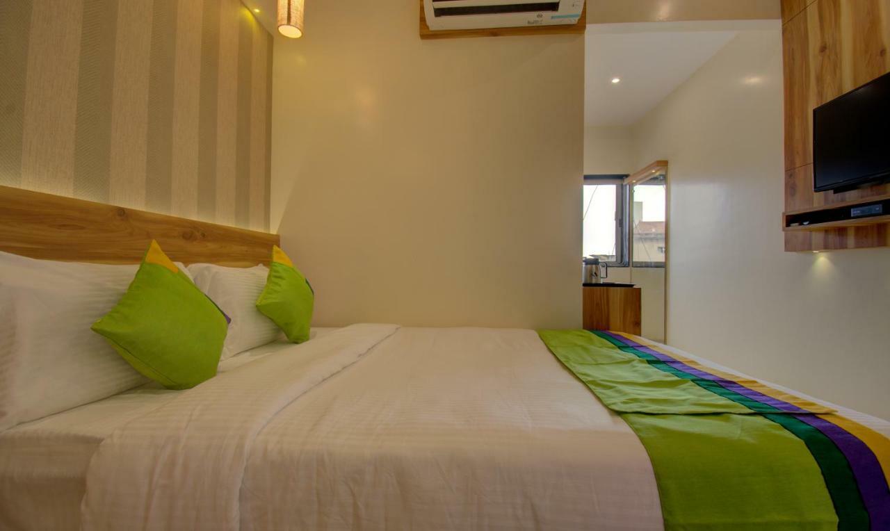 Hotel Amisha International Surat Eksteriør billede